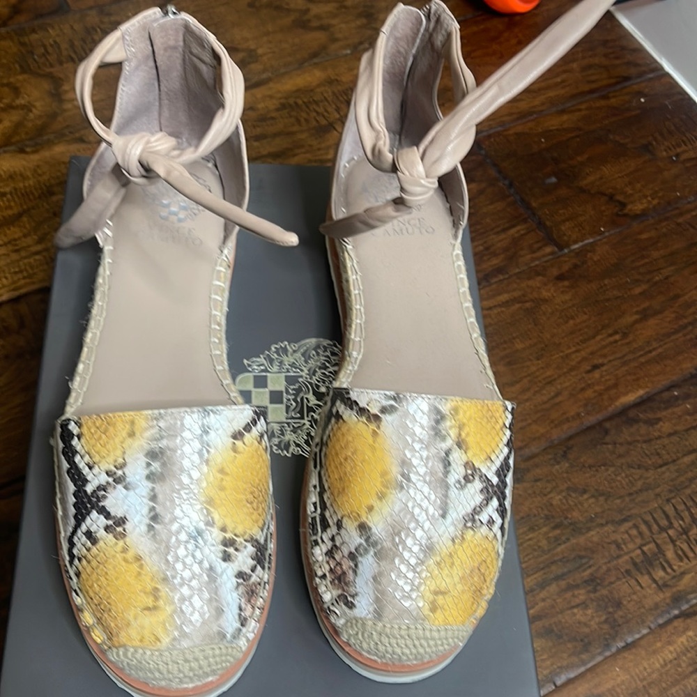 VinceCamuto wedge sandles. Only been wore 1 time